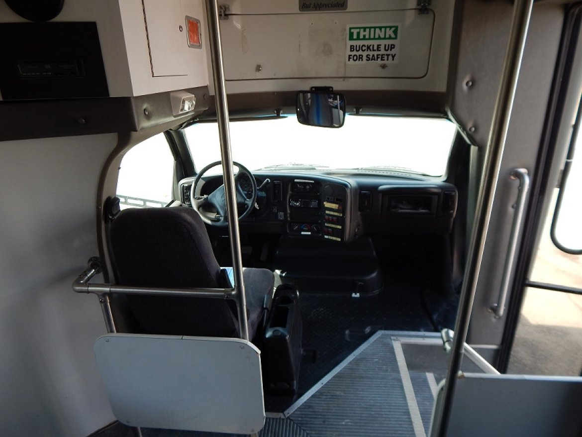 Photo of Shuttle Bus for sale: 2004 Chevrolet StarTran