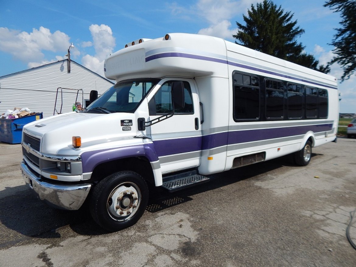 Photo of Shuttle Bus for sale: 2004 Chevrolet StarTran