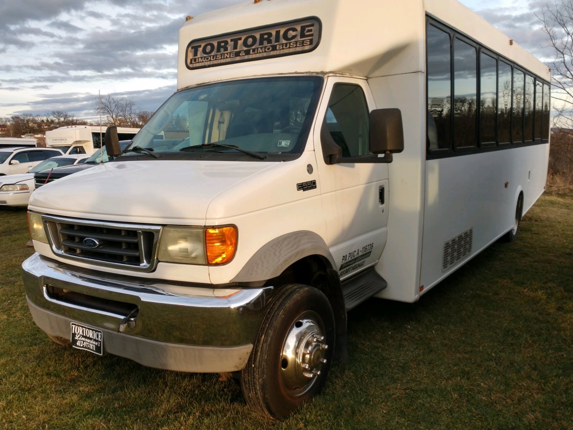 Limo Bus for sale: 2003 Ford E-550 33&quot; by Federal Coach