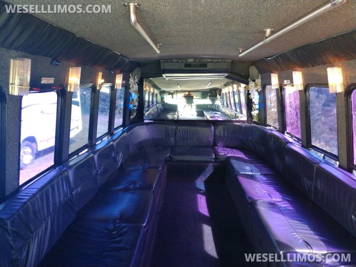 Limo Bus for Sale in McKeesport, PA - Photo 3