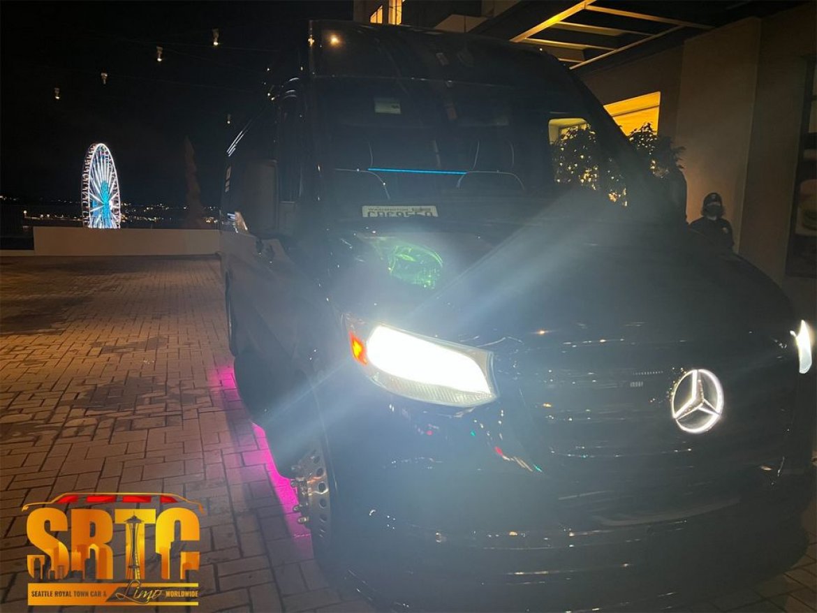 2020 Springfield Coach Mercedes-Benz Sprinter Limo - Photo 2
