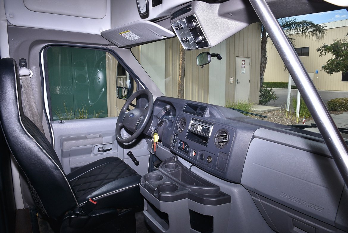 Photo of Limo Bus for sale: 2012 Ford E-450 by Starcraft