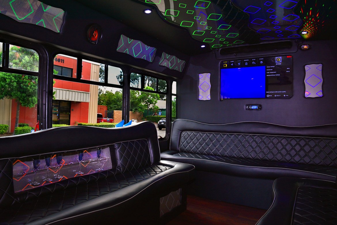 Photo of Limo Bus for sale: 2012 Ford E-450 by Starcraft