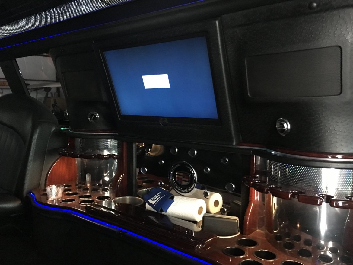 Photo of SUV Stretch for sale: 2008 GMC Suburban 200" by Executive Coach Builder