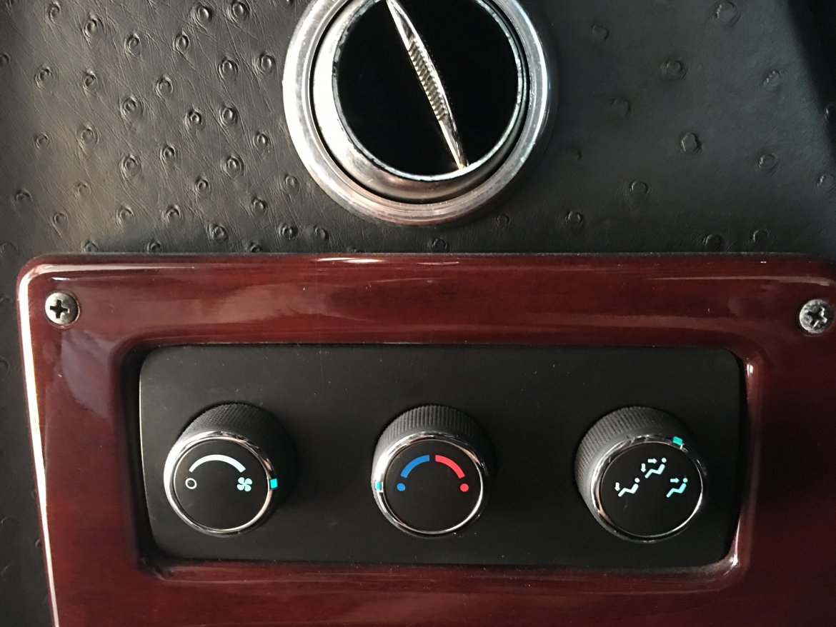 Photo of SUV Stretch for sale: 2008 GMC Suburban 200" by Executive Coach Builder