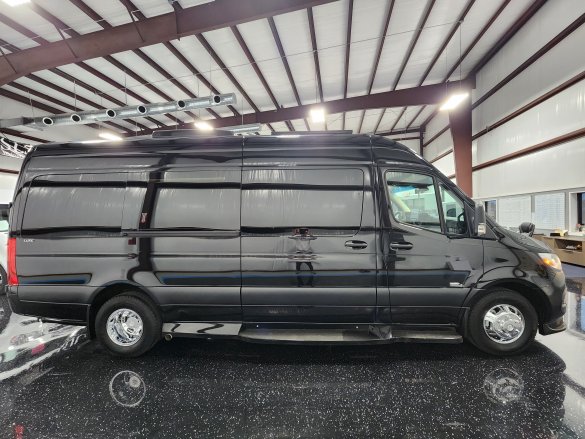 2022 Mercedes-Benz Sprinter 3500 Luxe w/ Partition/Lithium Sprinter for Sale in CYPRESS, TX - Photo 2