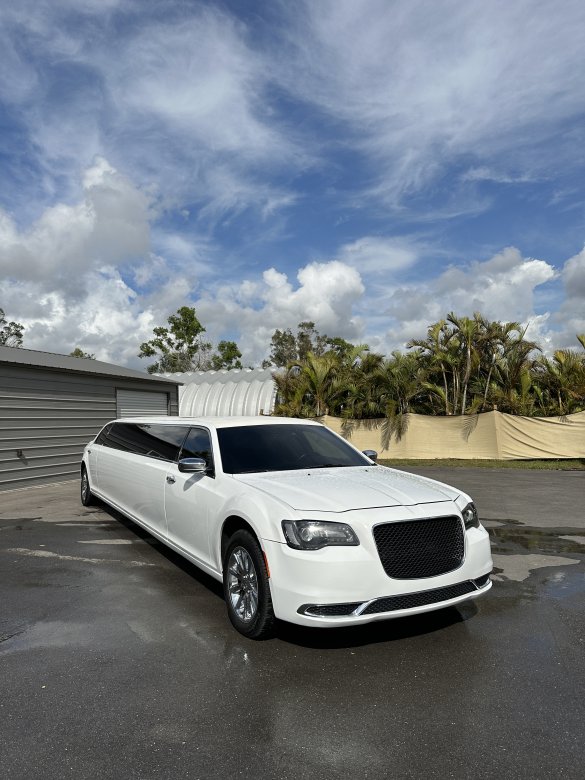 2012 Chrysler 300 140” Stretch Limousine for Sale in Fort Myers, FL - Main Photo