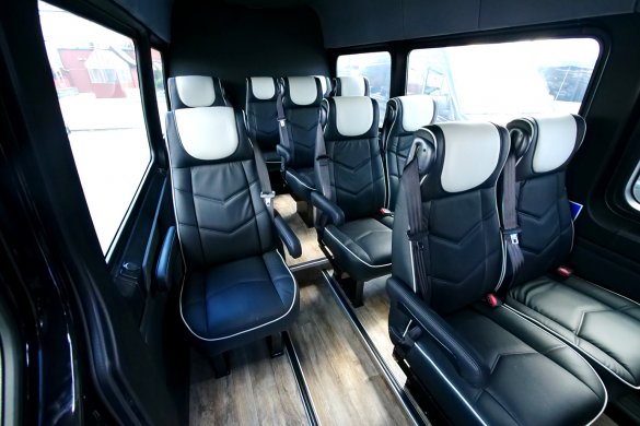 2022 Mercedes-Benz Sprinter 170 Wheelbase 3500 Shuttle Bus for Sale in South Hackensack, NJ - Photo 3