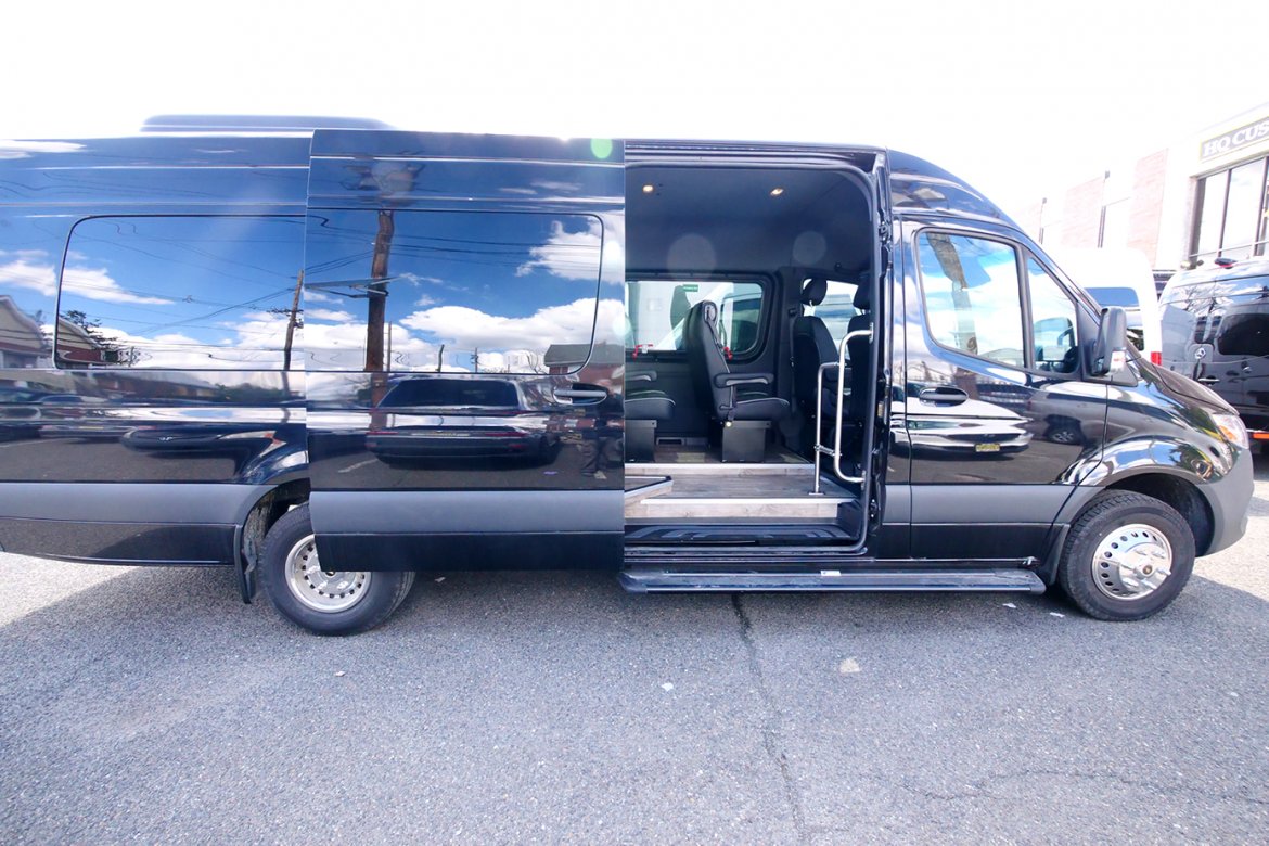 Shuttle Bus for Sale in South Hackensack, NJ - Photo 10