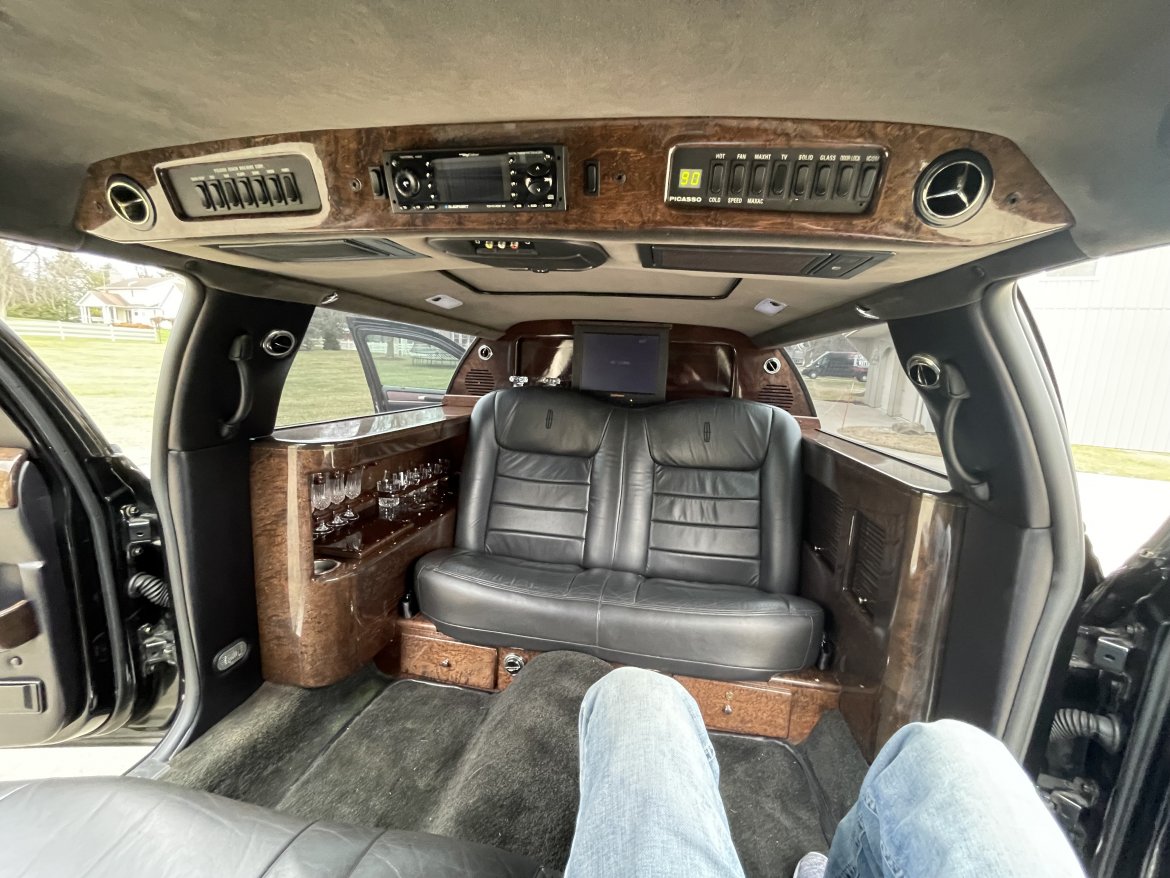 Limousine for Sale in HARTVILLE, OH - Photo 9