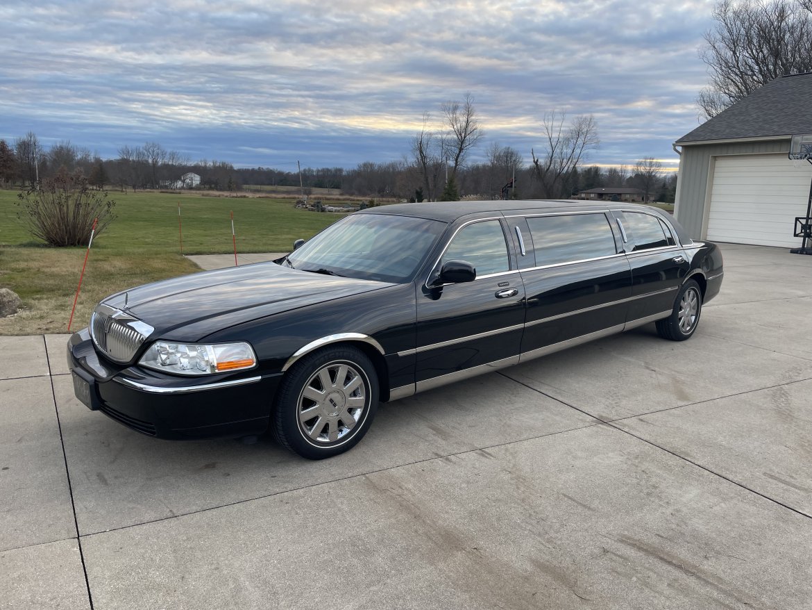 Limousine for Sale in HARTVILLE, OH - Photo 12