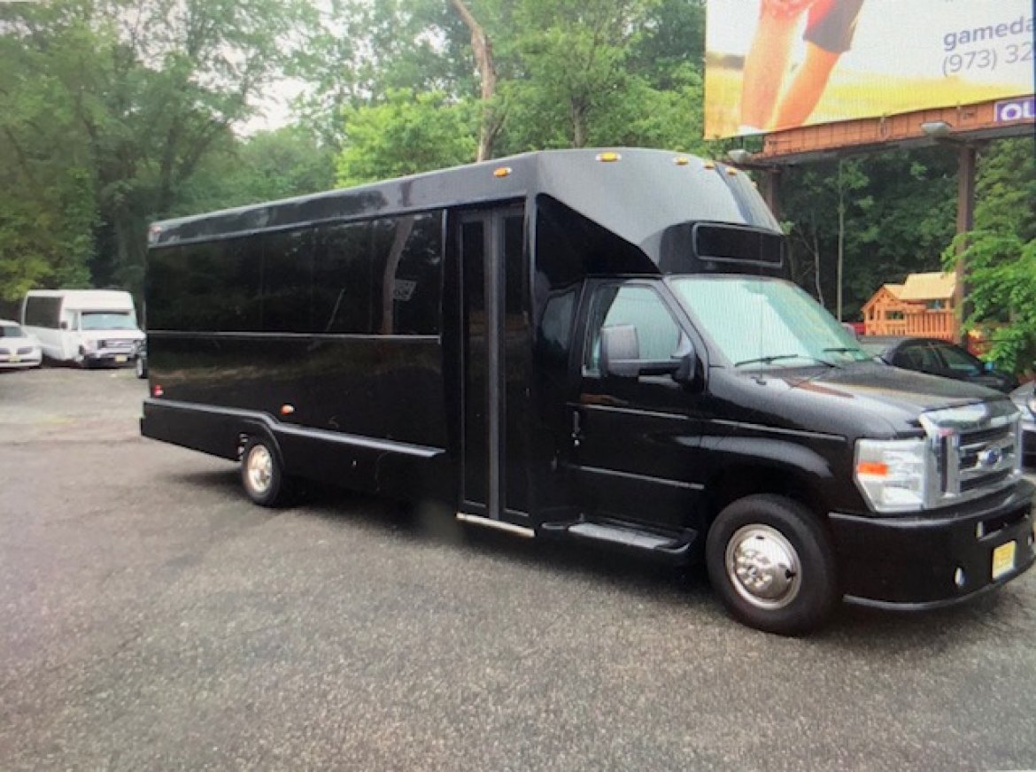 Limo Bus for sale: 2012 Ford e450