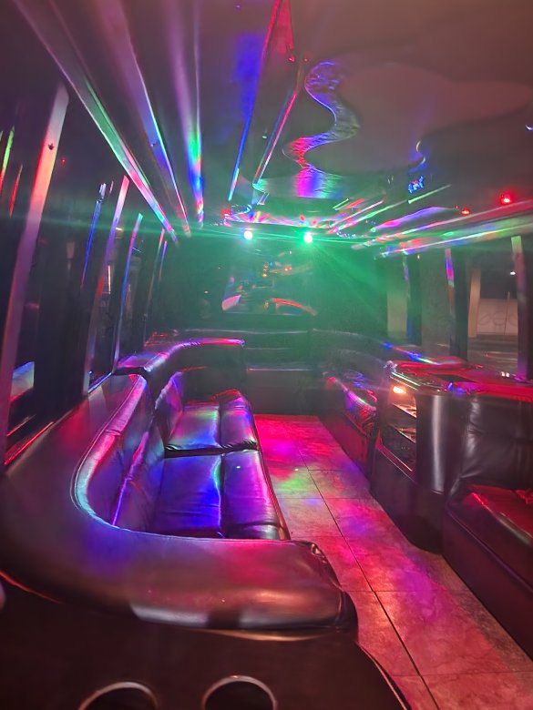 1999 Ford F550 Limo Bus for Sale in Wayne, NJ - Photo 3