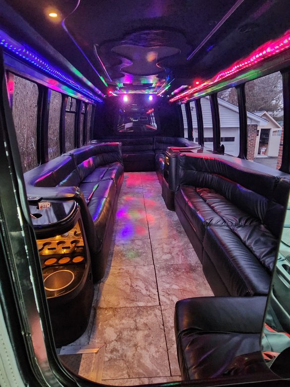 1999 Ford F550 Limo Bus for Sale in Wayne, NJ - Photo 2