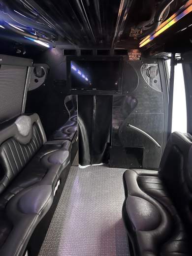 2008 Ford E450 Limo Bus for Sale in Dallas, TX - Photo 2