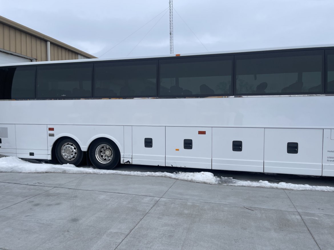 Motorcoach for Sale in Grand Island, NE - Photo 3
