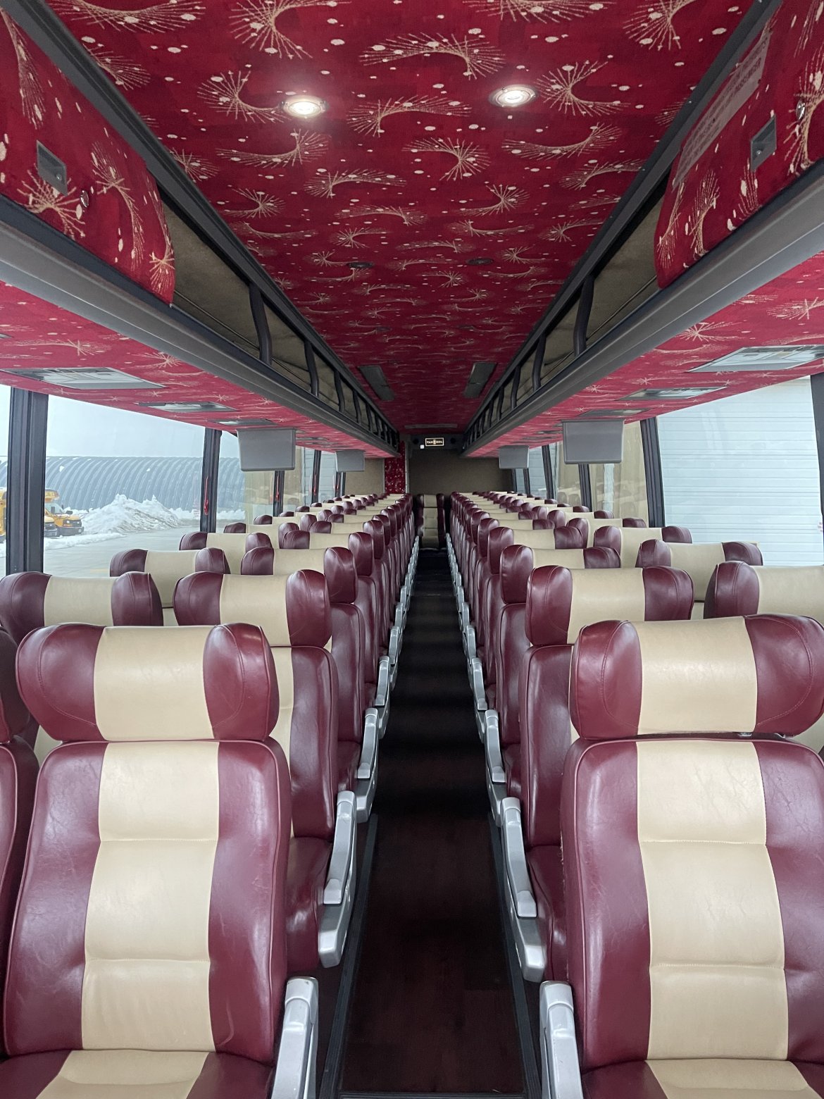 Motorcoach for Sale in Grand Island, NE - Photo 4