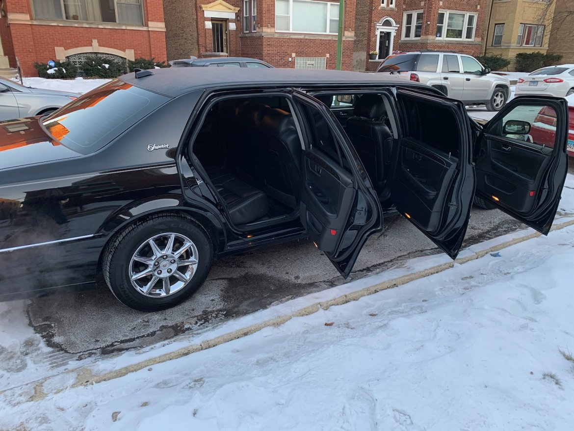 2011 Superior Cadillac DTS Limousine - $11.000 - Photo 3