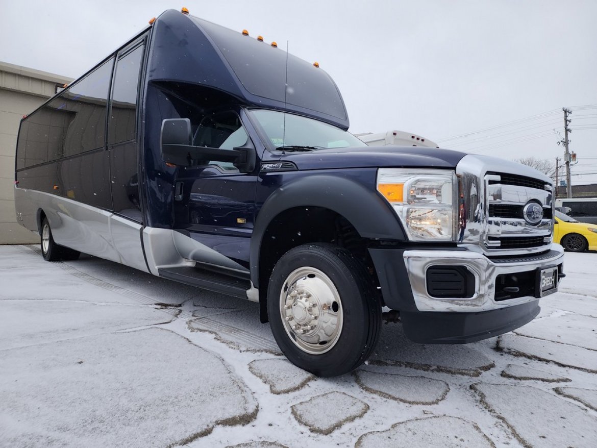 Executive Shuttle for Sale in Erie, PA - Photo 8