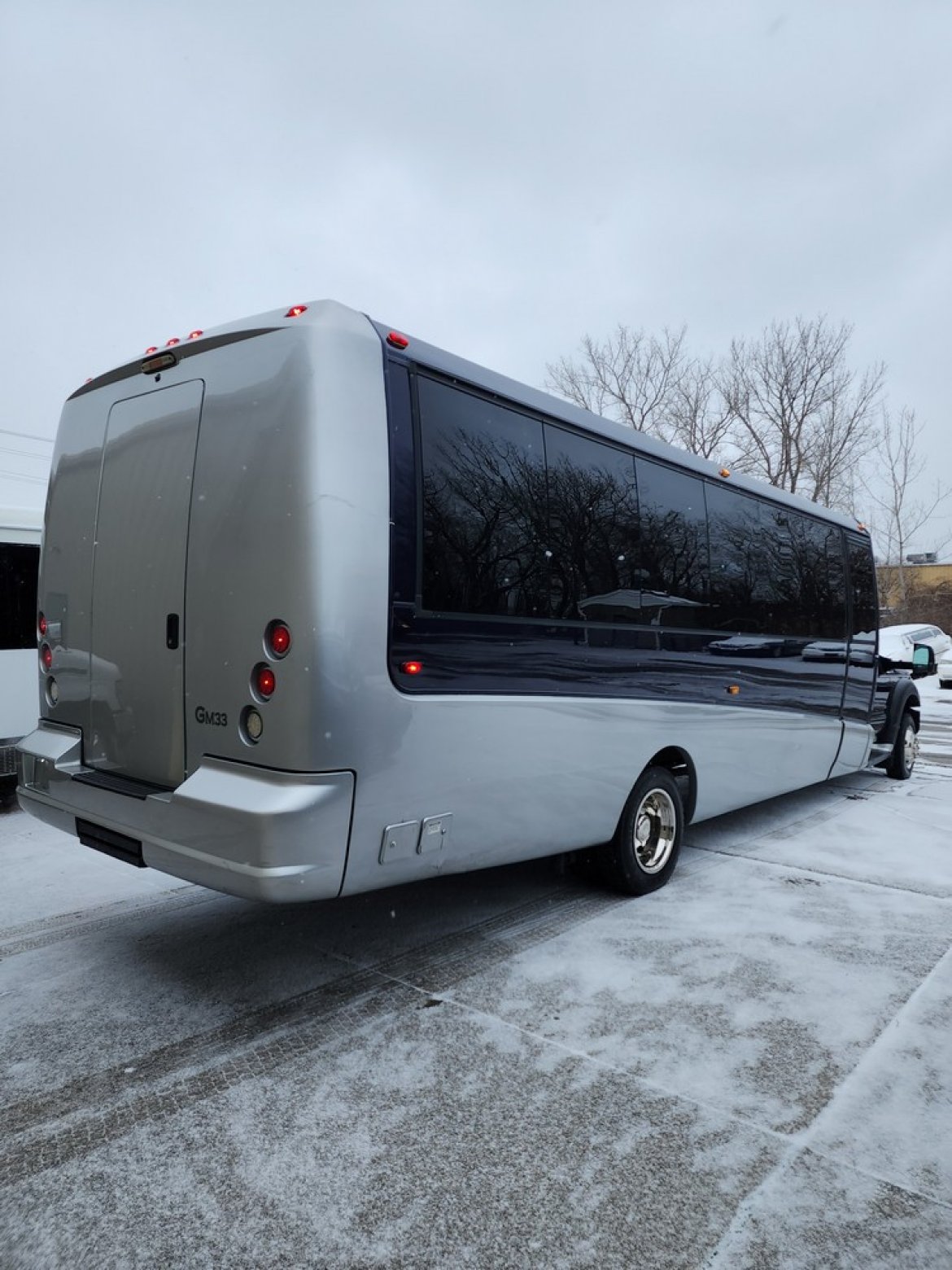 Executive Shuttle for Sale in Erie, PA - Photo 9