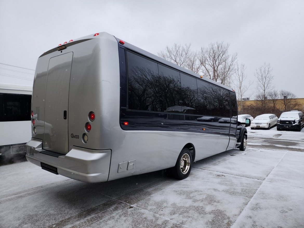 Executive Shuttle for Sale in Erie, PA - Photo 10