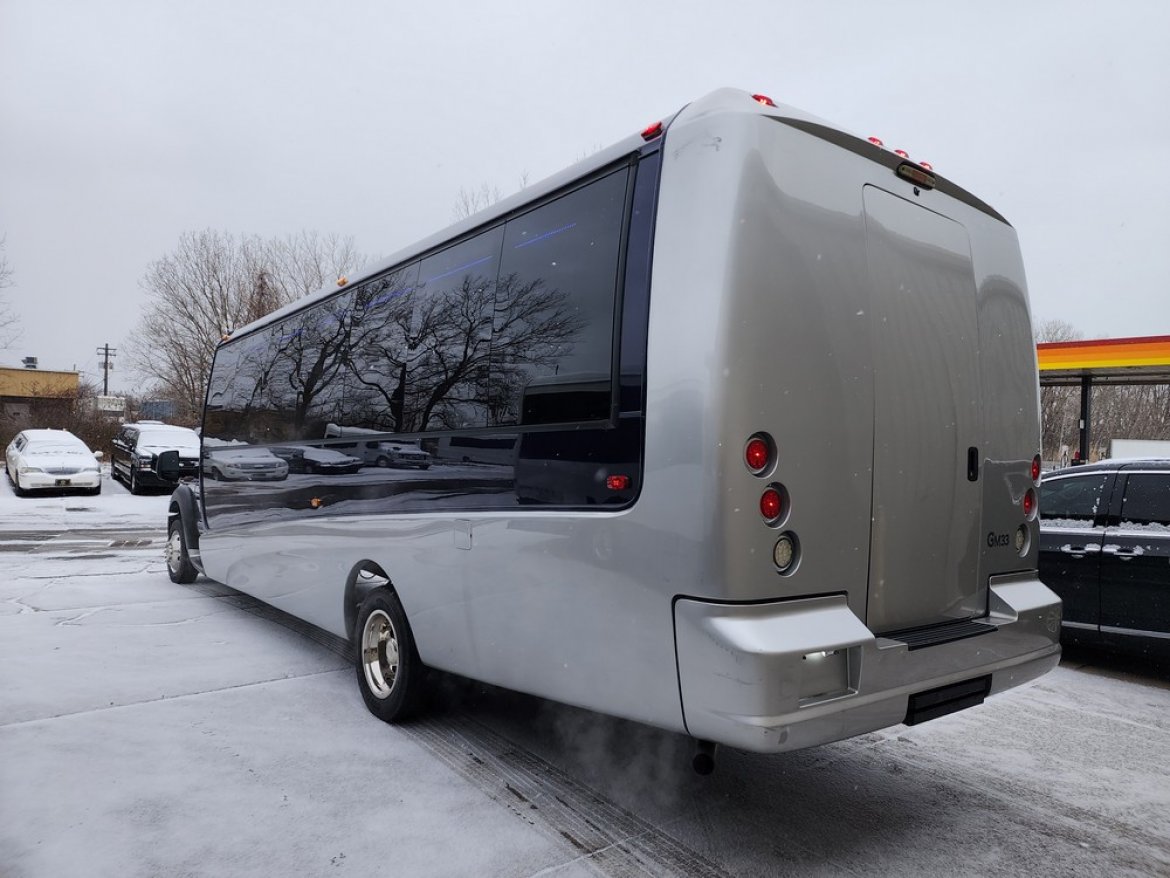 Executive Shuttle for Sale in Erie, PA - Photo 12