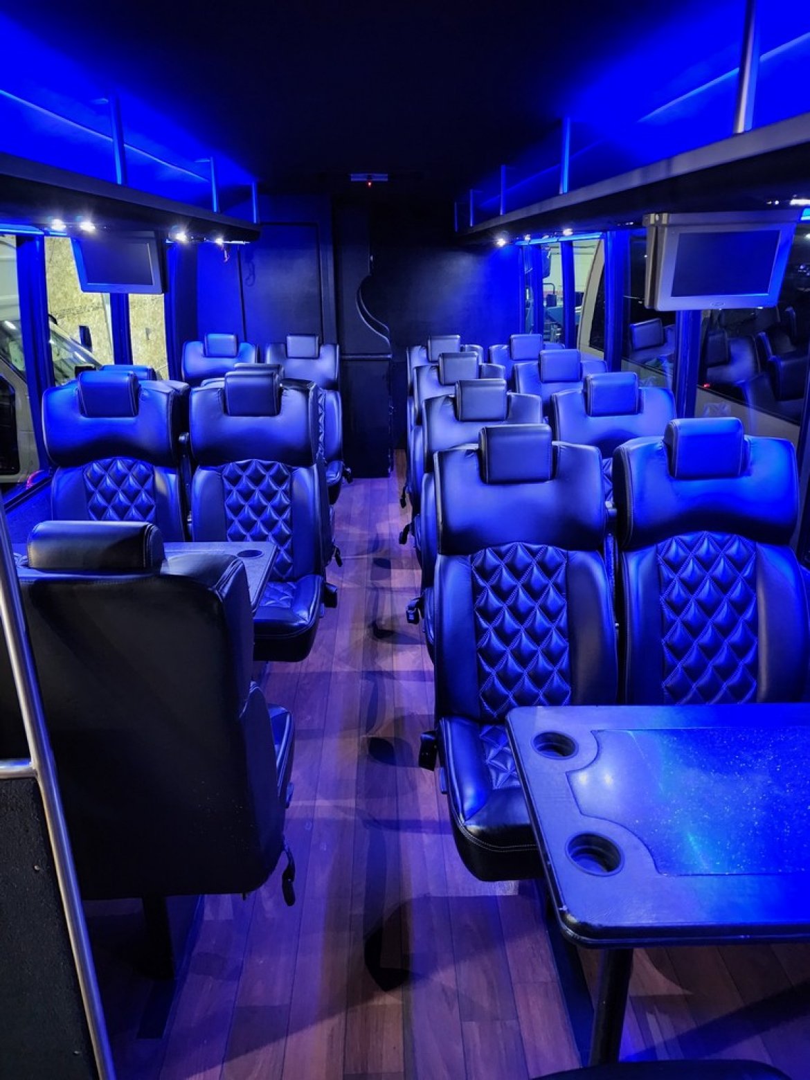 Executive Shuttle for Sale in Erie, PA - Photo 20