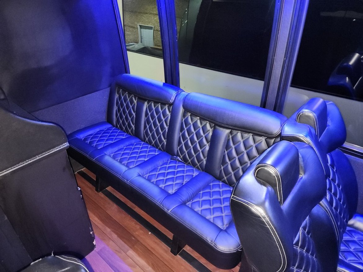 Executive Shuttle for Sale in Erie, PA - Photo 28
