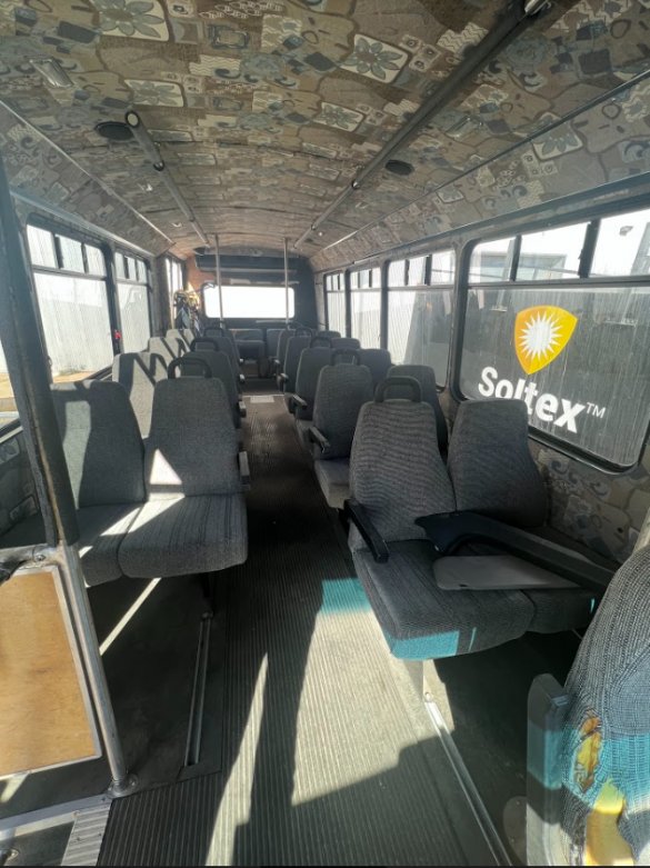 2001 Ford E-450 Super Duty Shuttle Bus for Sale in LAS VEGAS, NV - Photo 2