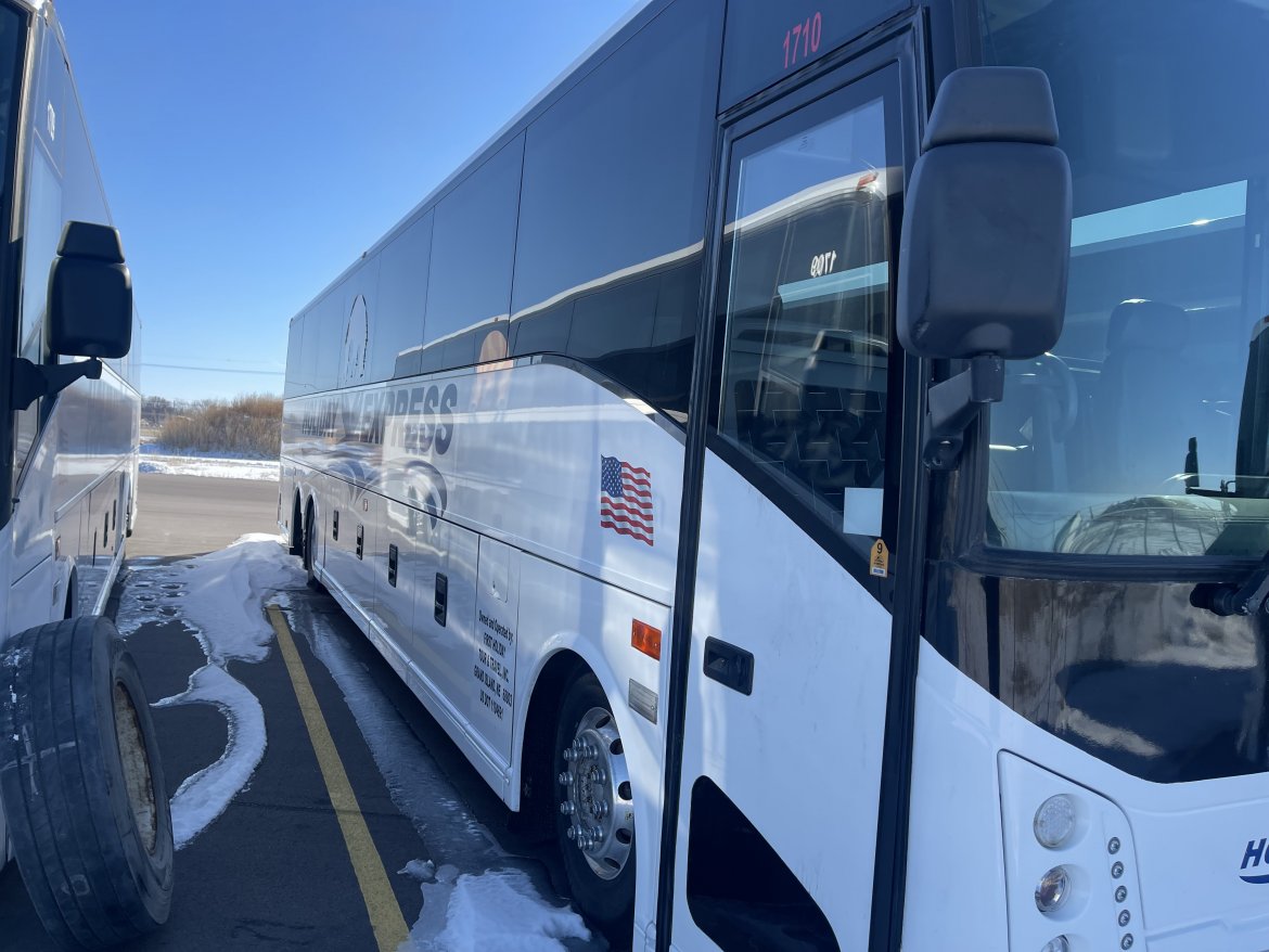 Motorcoach for Sale in Grand Island, NE - Photo 2