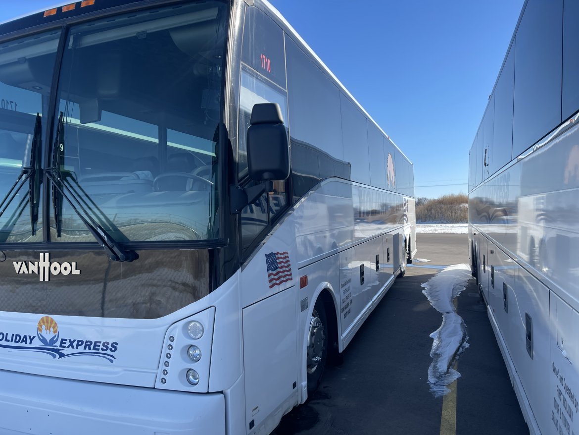 Motorcoach for Sale in Grand Island, NE - Photo 3