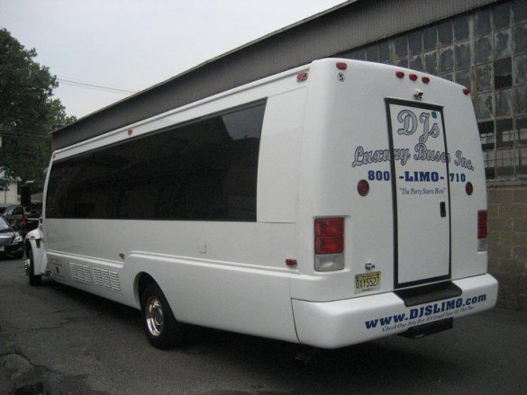 2008 International 320 Limo Bus for Sale in Garwood, NJ - Photo 3