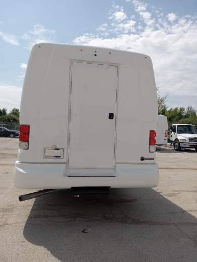 2020 Ford F-550 Shuttle Bus for Sale in Springfield, Missouri, US - Photo 3