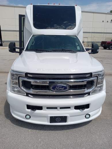 2020 Ford F-550 Shuttle Bus for Sale in Springfield, Missouri, US - Photo 4