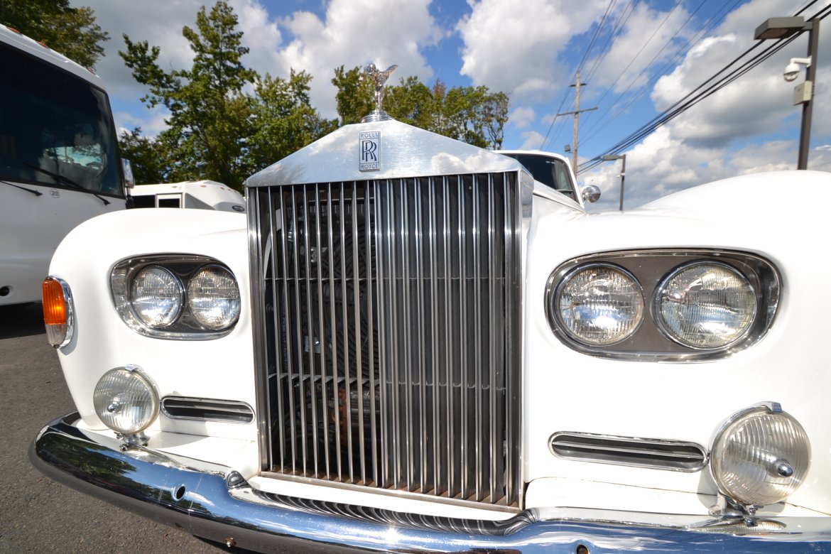 Photo of Antique for sale: 1964 Rolls-Royce Silver Cloud by First Class Customs