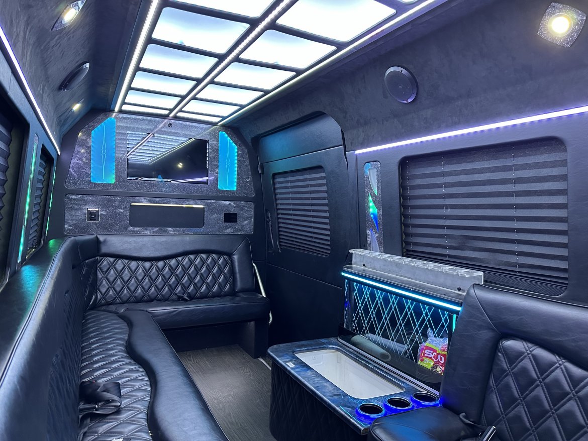 Limo Bus for Sale in Mt. Bethel, PA - Photo 13