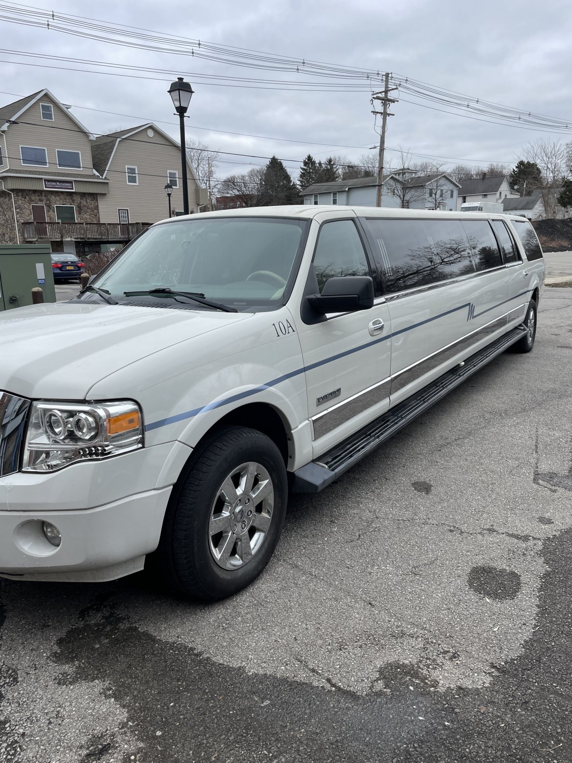 SUV Stretch for sale: 2008 Ford Expedition 140&quot; by Executive Coach Builders