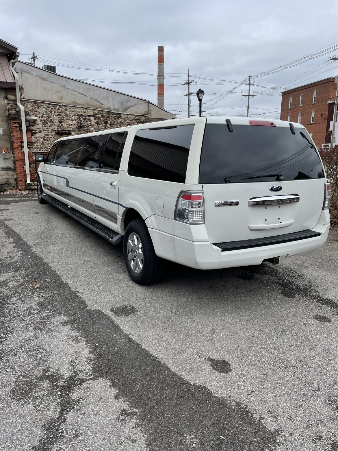 SUV Stretch for Sale in Raleigh, NC - Photo 5