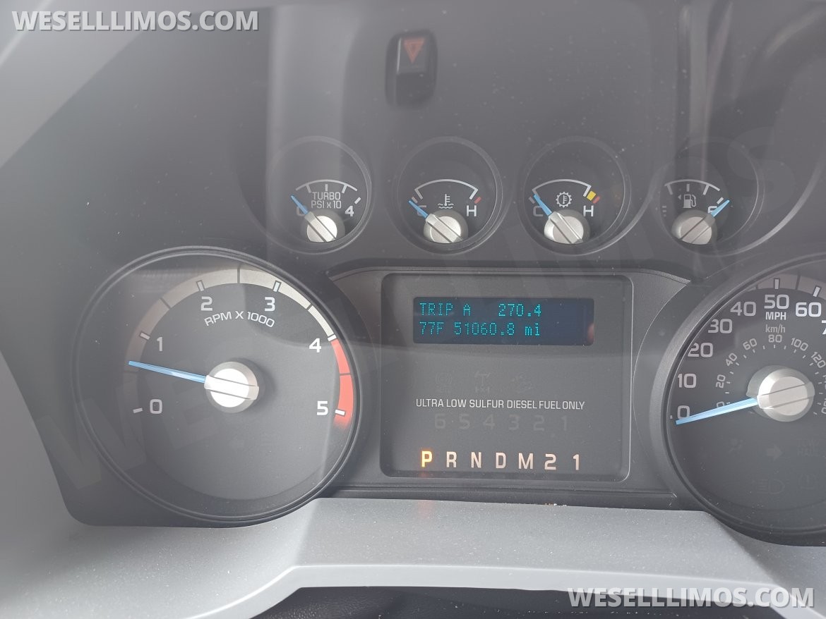 2014 Glaval bus Ford F550 Limo Bus - Photo 2