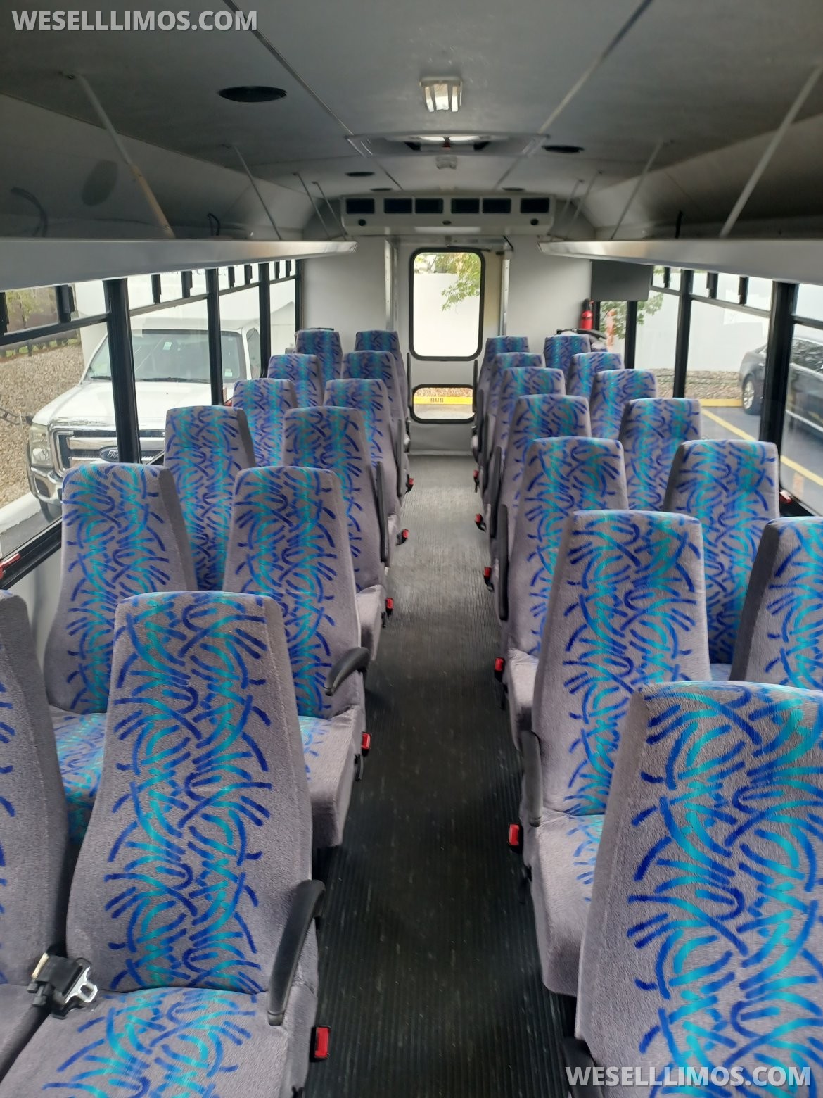 2014 Glaval bus Ford F550 Limo Bus - Photo 3