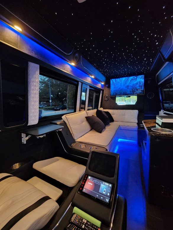 2020 Mercedes-Benz Sprinter 2500HD Sprinter for Sale in MIAMI, FL - Photo 3