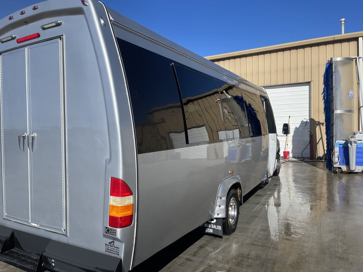 Executive Shuttle for Sale in Grand Island, NE - Photo 7
