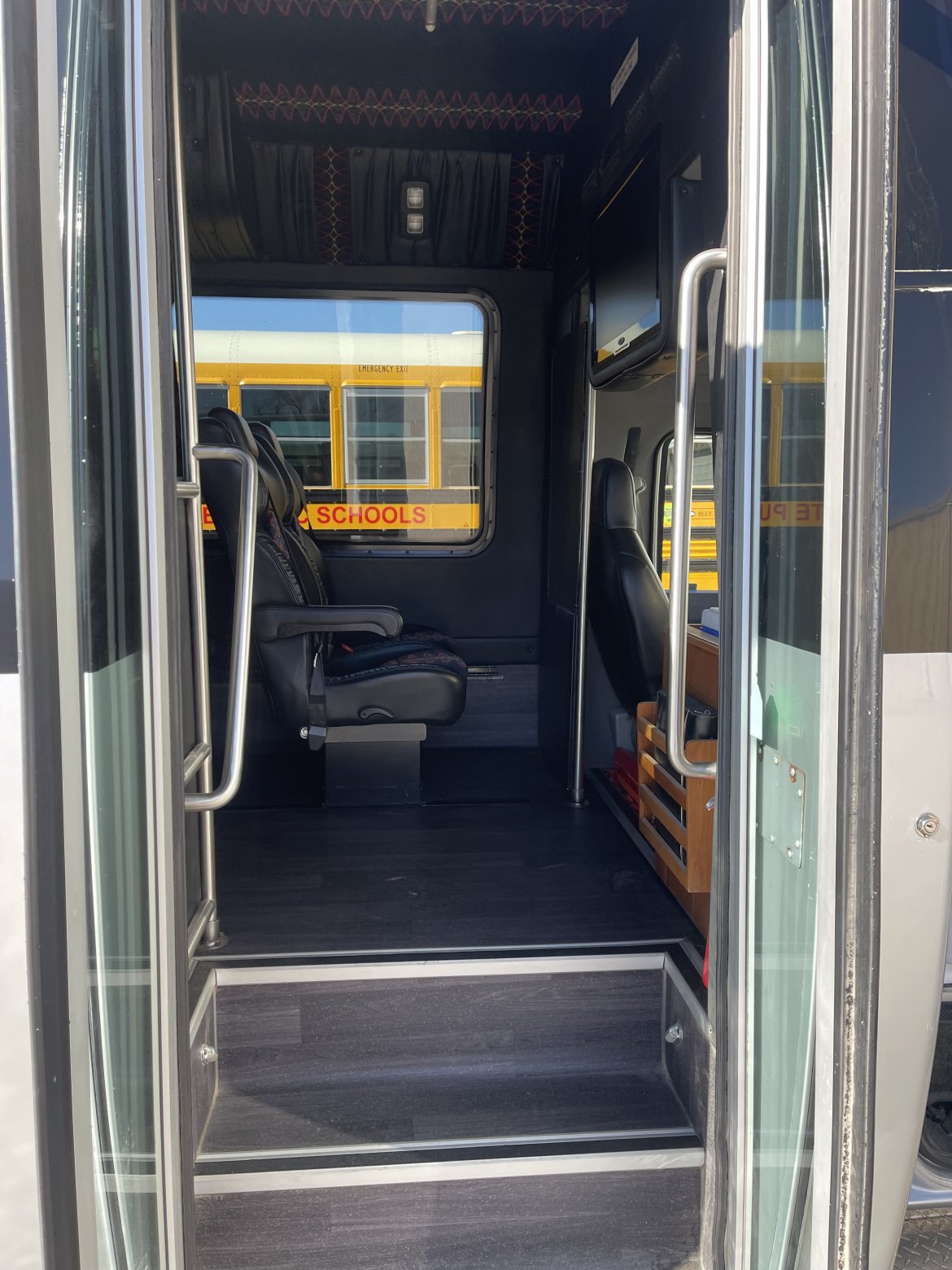 Executive Shuttle for Sale in Grand Island, NE - Photo 9