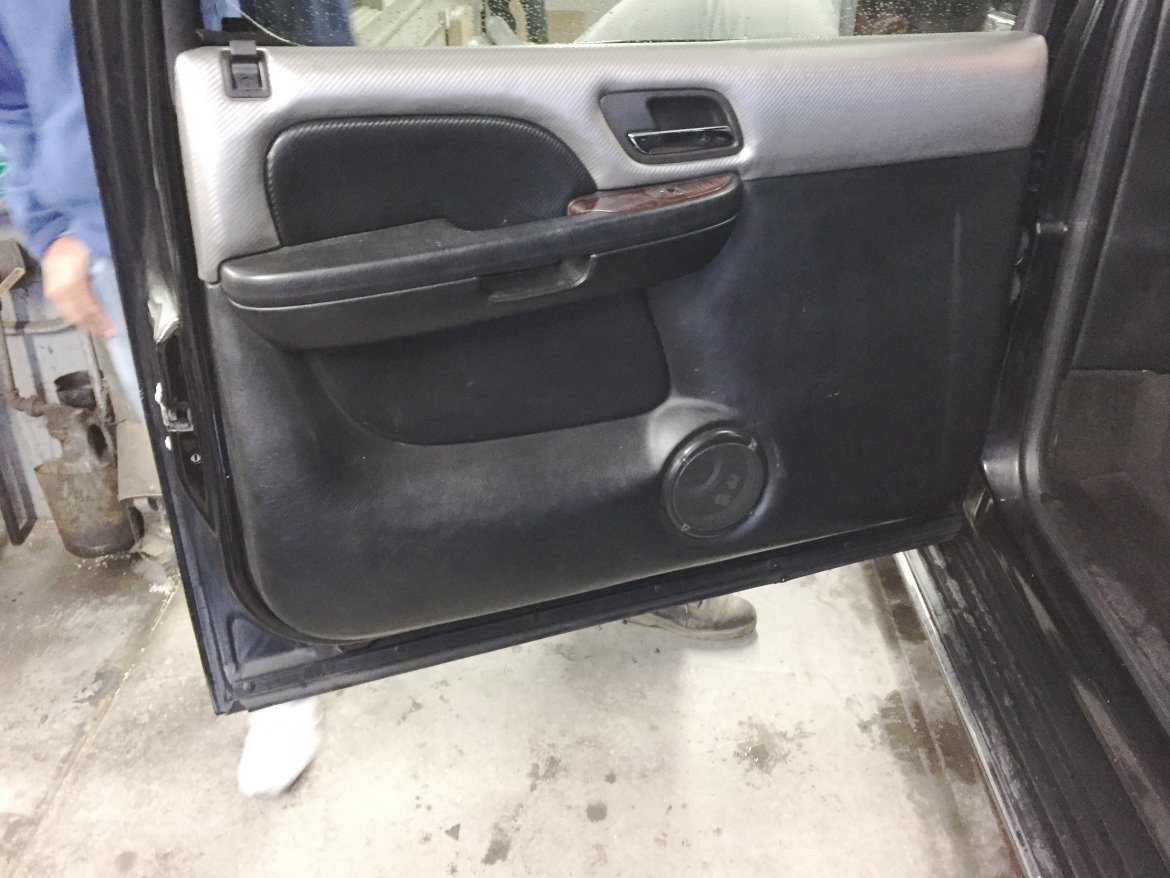 Photo of CEO SUV Mobile Office for sale: 2009 Cadillac Escalade 20&quot; by Empire