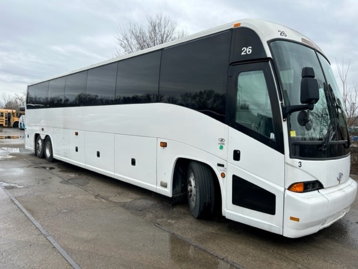 Motorcoach for sale: 2006 MCI J4500 547&quot; by MCI