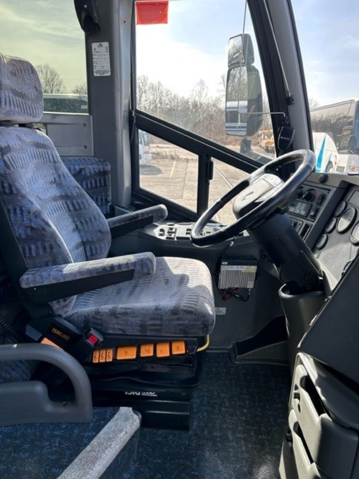 Motorcoach for Sale in Cincinnati, OH - Photo 5