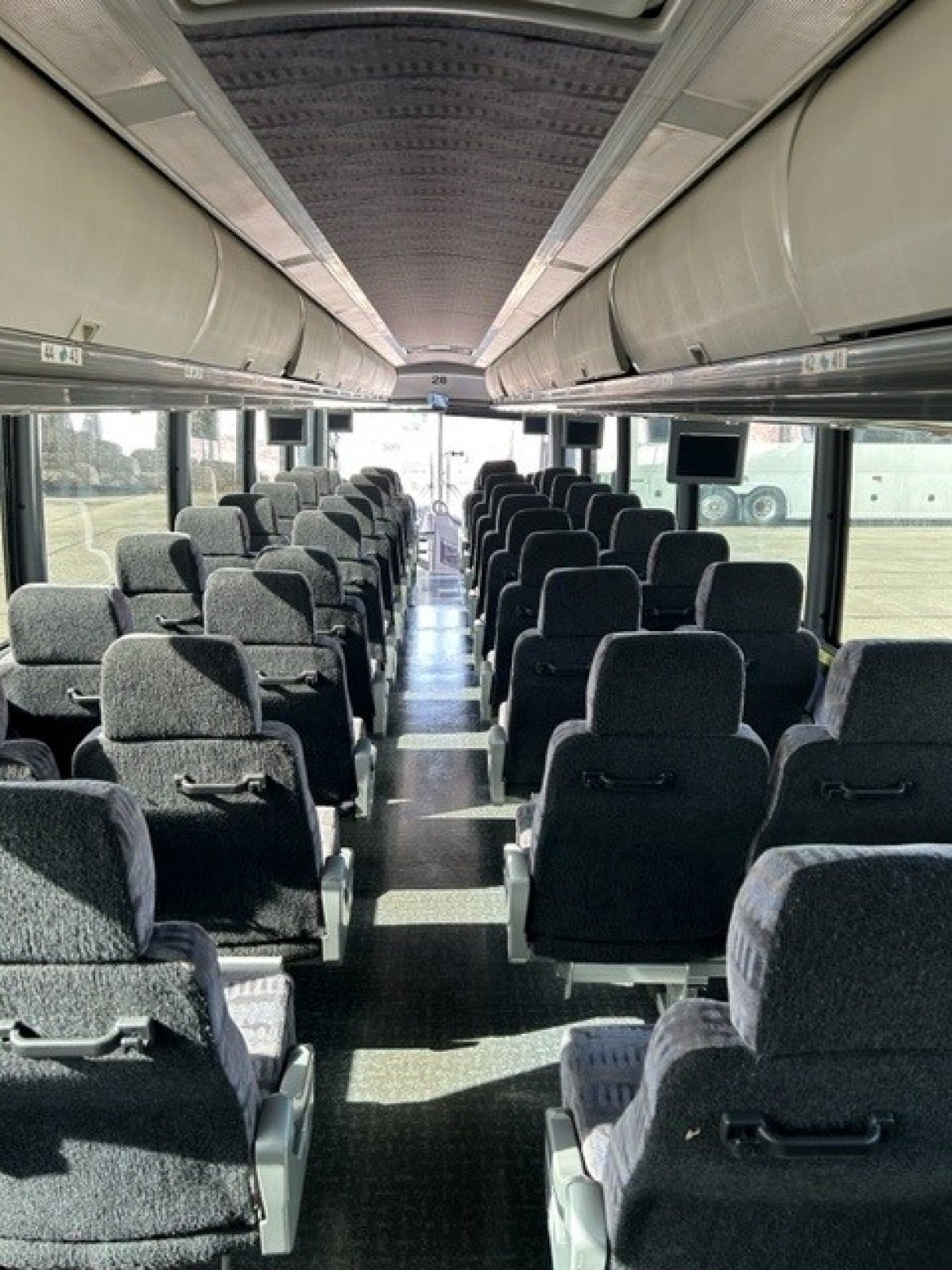 Motorcoach for Sale in Cincinnati, OH - Photo 7