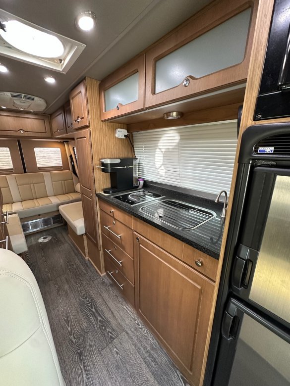 2016 Roadtrek Mercedes-Benz Sprinter 3500