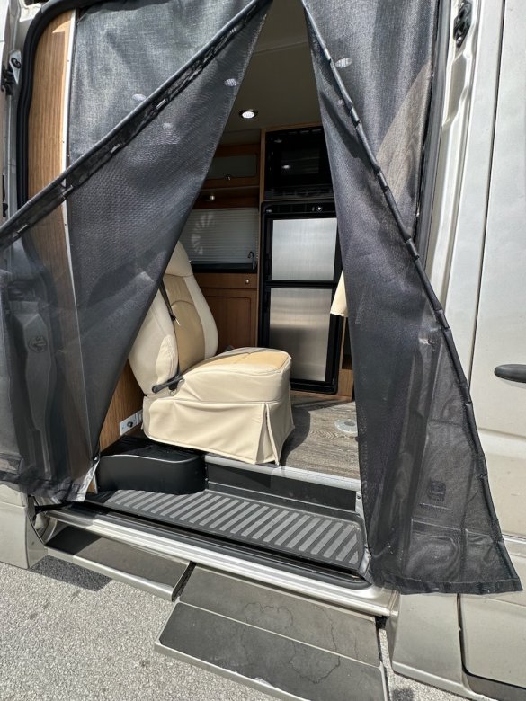 2016 Roadtrek Mercedes-Benz Sprinter 3500