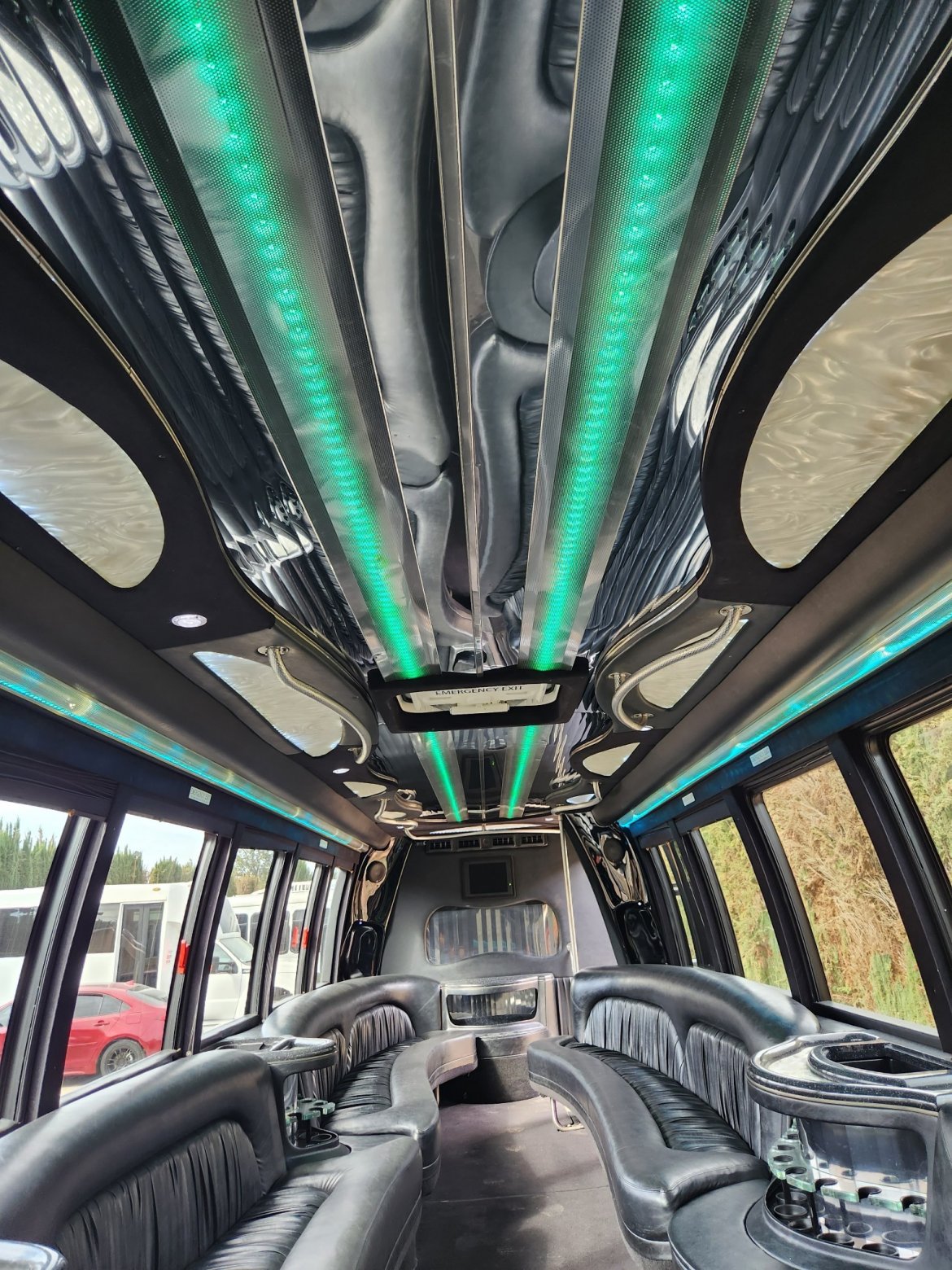 2008 Krystal Koach  International 3200 Limo Bus - Photo 2